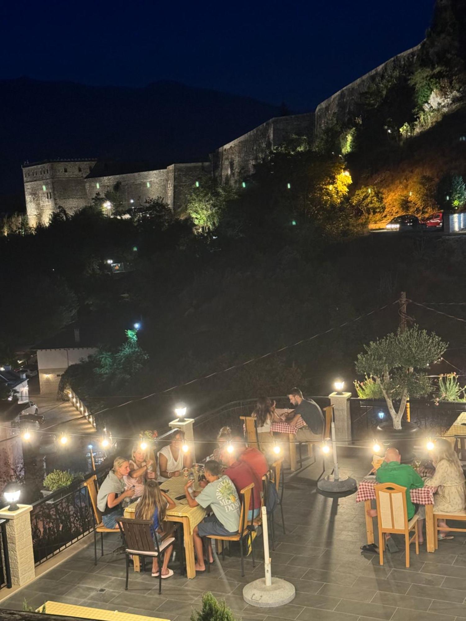Castle Hotel Gjirokastër Exterior foto
