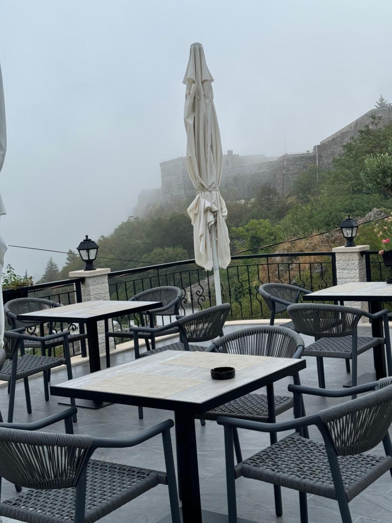 Castle Hotel Gjirokastër Exterior foto